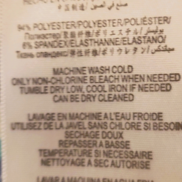 Headed to a Warmer Climate?Multi-Colored Jersey WRAP Dress by BCBGMAXZRIA - Picture 4 of 4